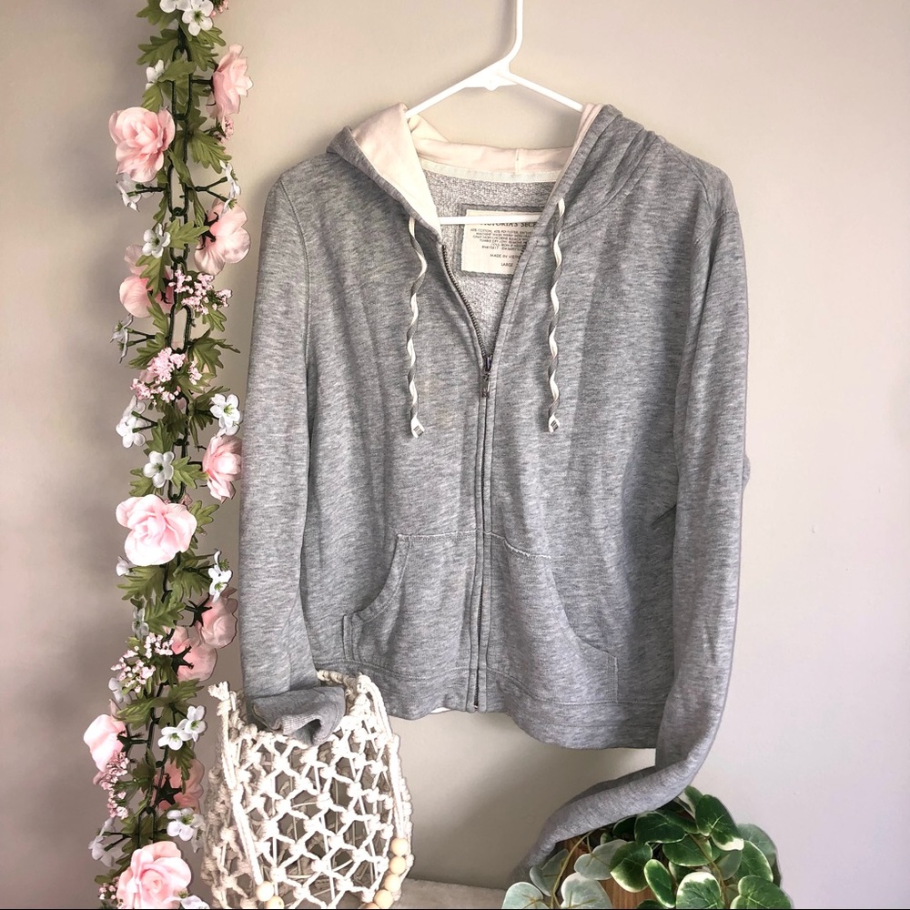 🔥Victoria’s Secret Cropped Zip